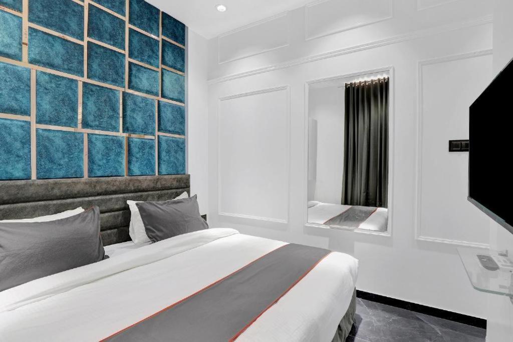 Hotel The Lowell Surat Exterior foto